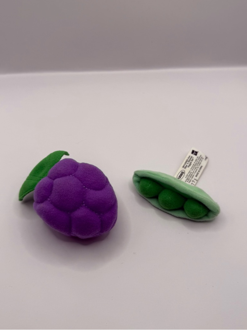 Playskool Pretend Play Food Peas in a Pod and Grapes